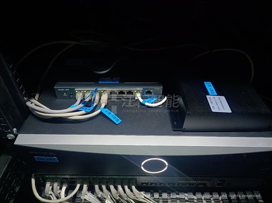 電腦的屏幕

描述已自動(dòng)生成